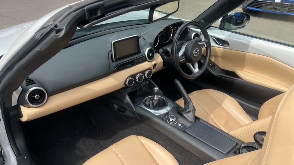 Mazda MX-5 2.0 Sport Nav 2dr Petrol Convertible - Image 9