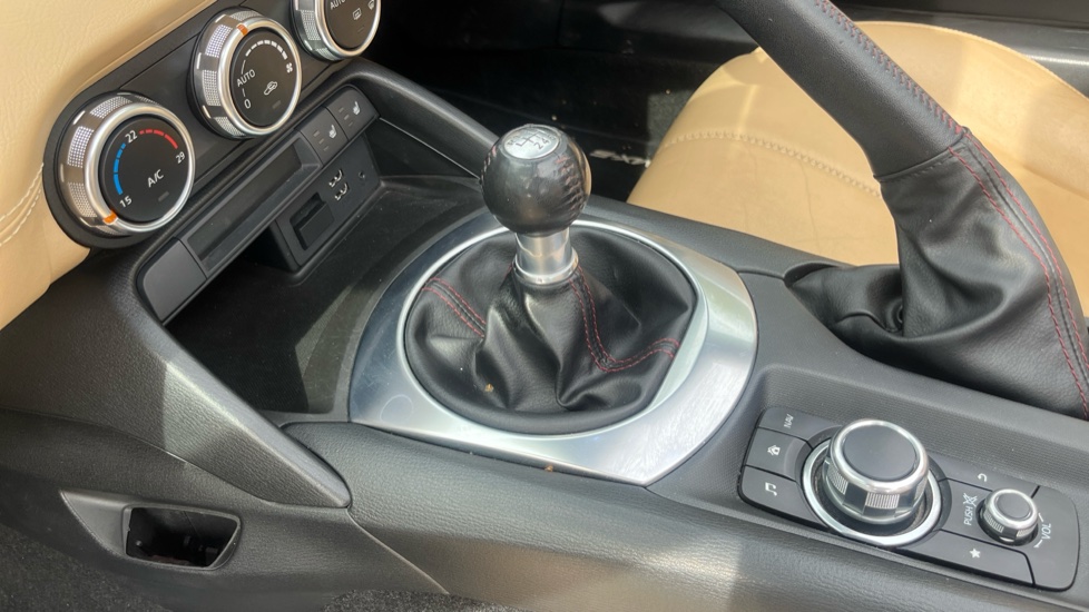 Mazda MX-5 2.0 Sport Nav 2dr Petrol Convertible - Image 13