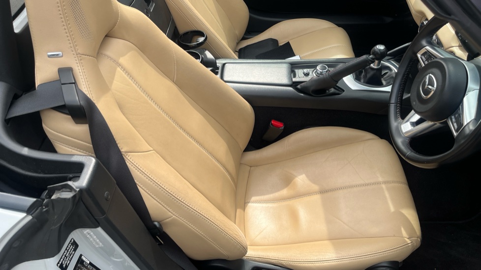 Mazda MX-5 2.0 Sport Nav 2dr Petrol Convertible - Image 15