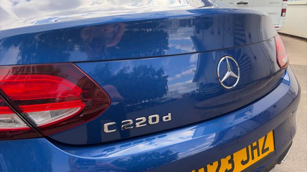 Mercedes-Benz C-Class C220d AMG Line Edition Premium 2dr 9G-Tronic Diesel Coupe - Image 17