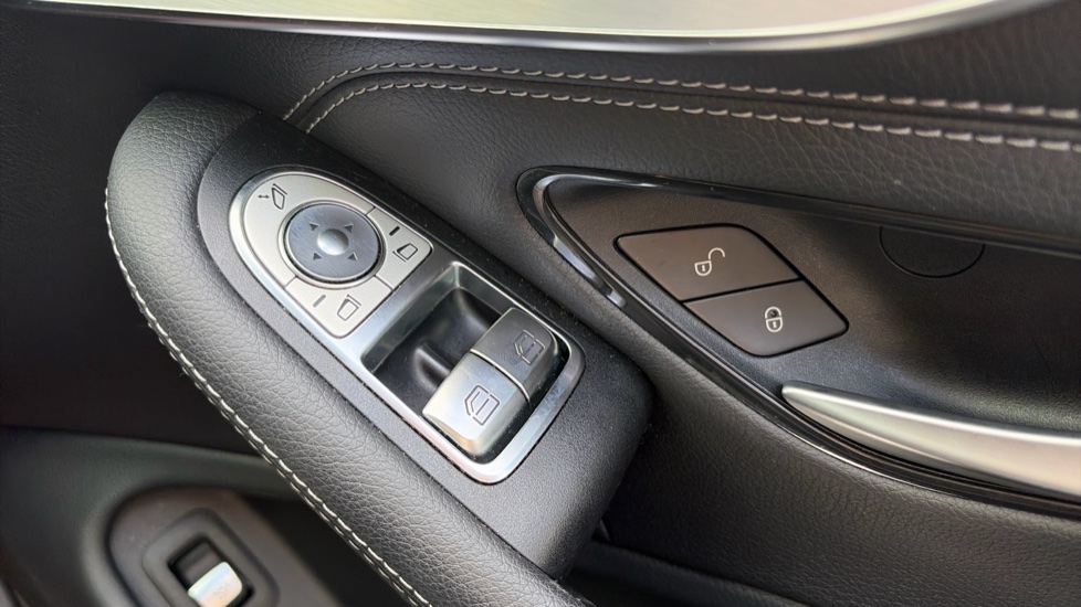 Mercedes-Benz C-Class C220d AMG Line Edition Premium 2dr 9G-Tronic Diesel Coupe - Image 20