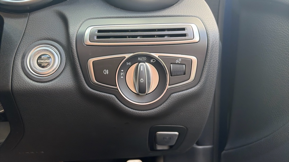 Mercedes-Benz C-Class C220d AMG Line Edition Premium 2dr 9G-Tronic Diesel Coupe - Image 22