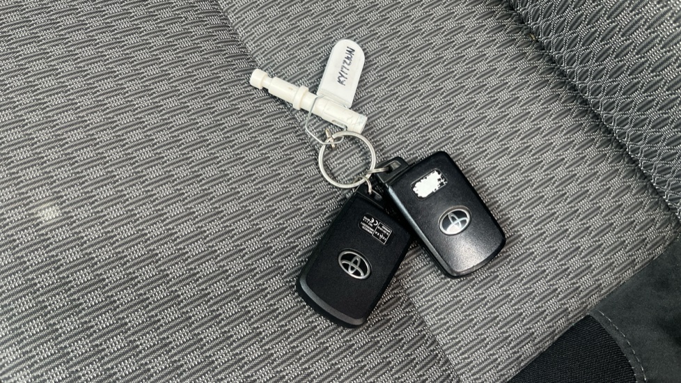 Toyota Auris 1.8 Hybrid Design TSS 5dr CVT Hybrid Estate - Image 20