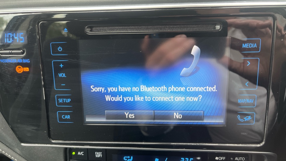 Toyota Auris 1.8 Hybrid Design TSS 5dr CVT Hybrid Estate - Image 24