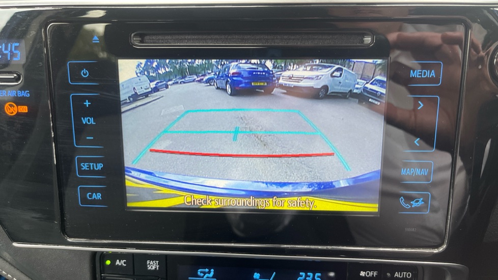 Toyota Auris 1.8 Hybrid Design TSS 5dr CVT Hybrid Estate - Image 25