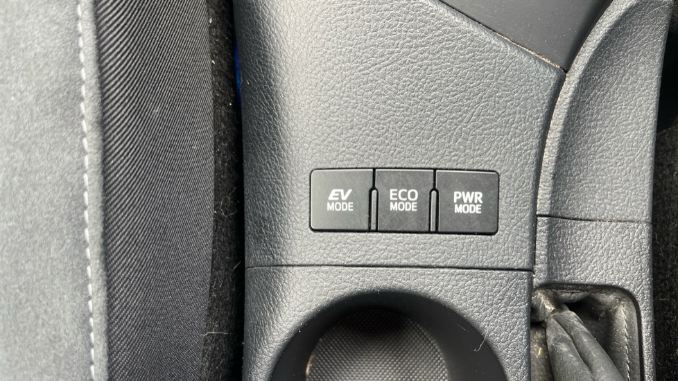 Toyota Auris 1.8 Hybrid Design TSS 5dr CVT Hybrid Estate - Image 29