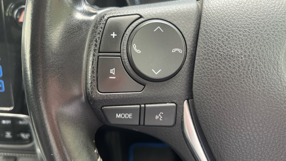 Toyota Auris 1.8 Hybrid Design TSS 5dr CVT Hybrid Estate - Image 30
