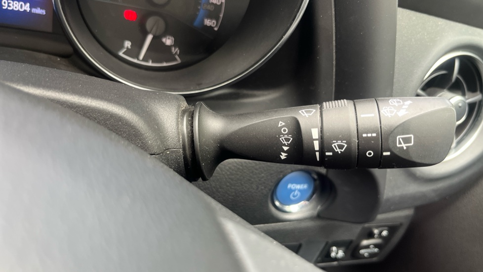 Toyota Auris 1.8 Hybrid Design TSS 5dr CVT Hybrid Estate - Image 33