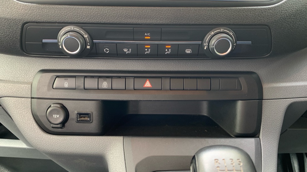 Citroen Dispatch Xl Diesel 1200 2.0 BlueHDi 145 Crew Van Enterprise Pro - Image 30