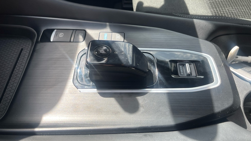 Nissan Qashqai 1.5 E-Power N-Connecta 5dr Auto Hybrid Hatchback - Image 13