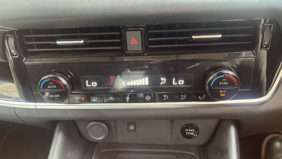 Nissan Qashqai 1.5 E-Power N-Connecta 5dr Auto Hybrid Hatchback - Image 26