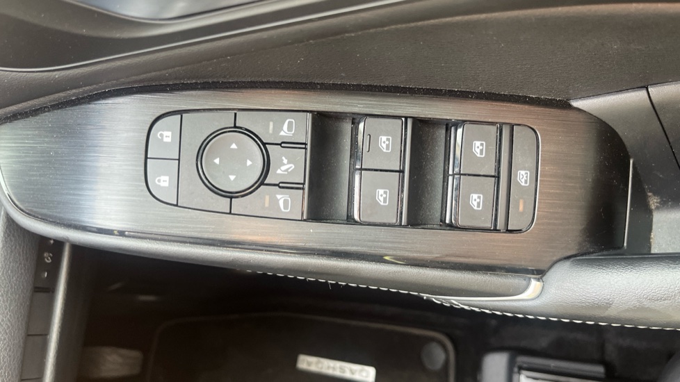 Nissan Qashqai 1.5 E-Power N-Connecta 5dr Auto Hybrid Hatchback - Image 32