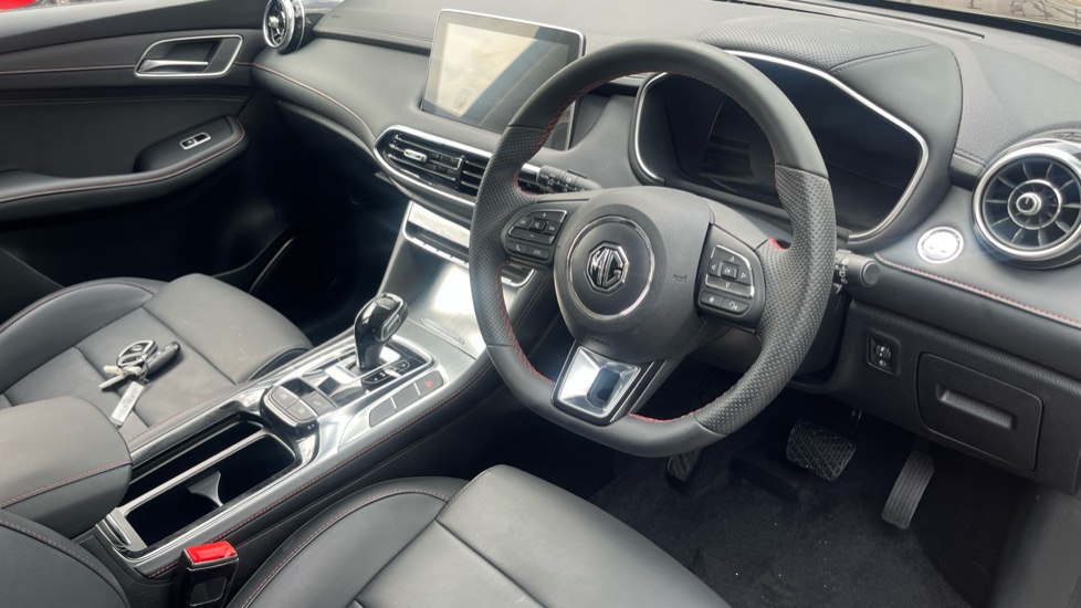 MG HS 1.5 T-GDI SE 5dr DCT Petrol Hatchback - Image 11