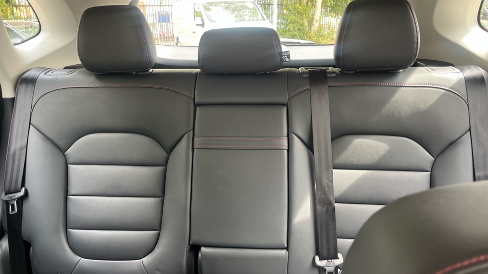 MG HS 1.5 T-GDI SE 5dr DCT Petrol Hatchback - Image 15