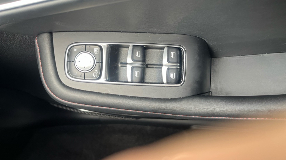MG HS 1.5 T-GDI SE 5dr DCT Petrol Hatchback - Image 33