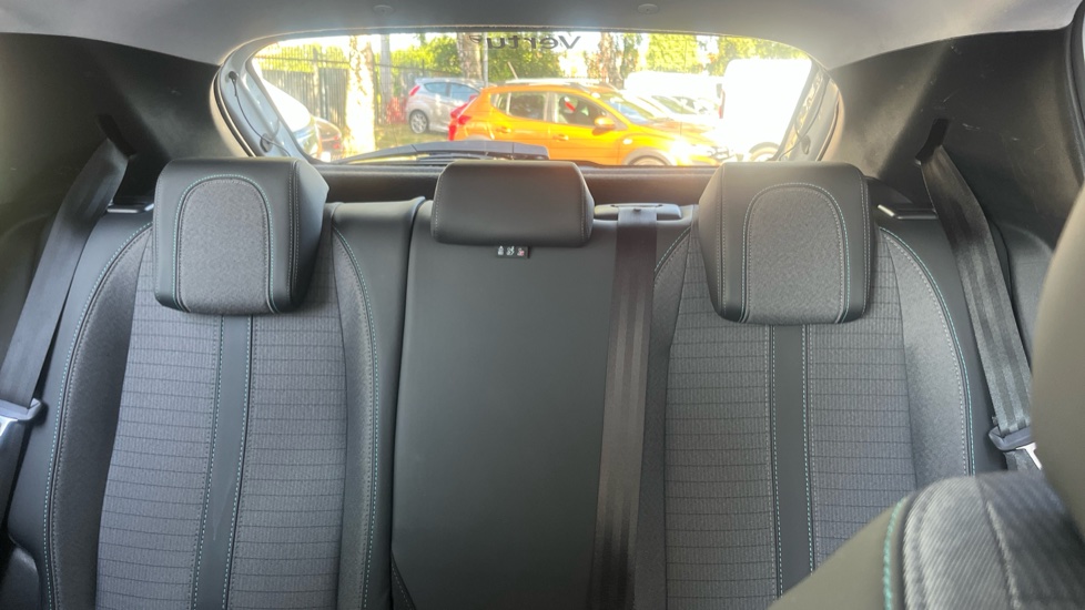 Peugeot 208 1.2 PureTech 100 Allure Premium 5dr Petrol Hatchback - Image 15