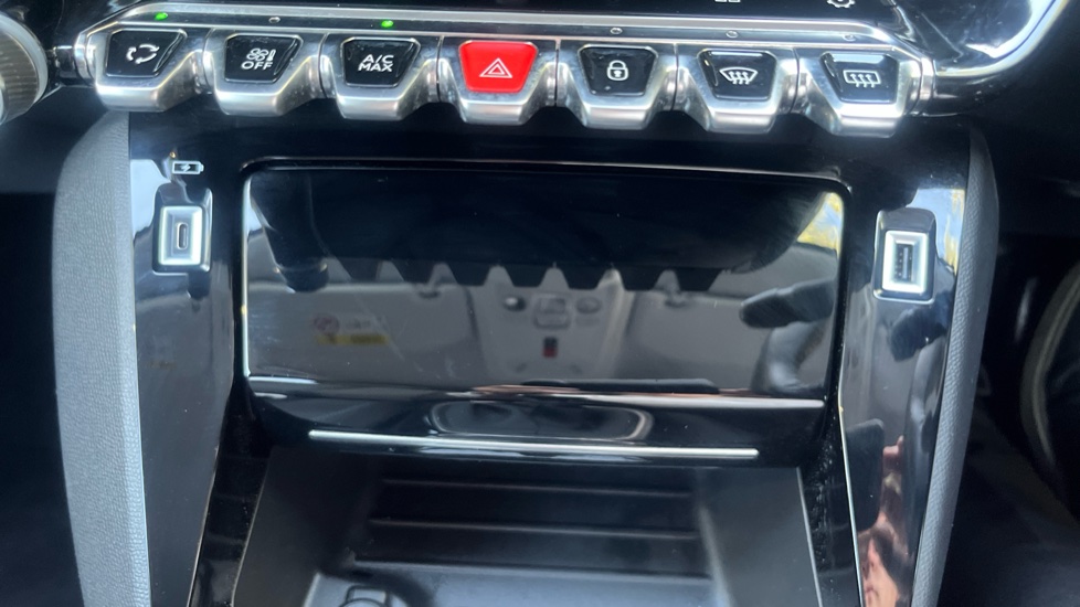 Peugeot 208 1.2 PureTech 100 Allure Premium 5dr Petrol Hatchback - Image 28
