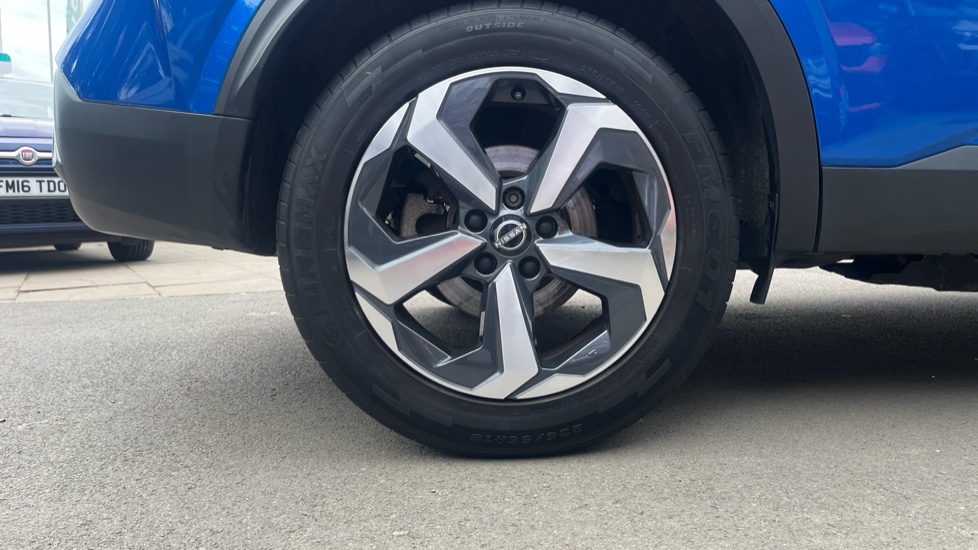 Nissan Qashqai 1.3 DiG-T MH N-Connecta 5dr Petrol Hatchback - Image 7