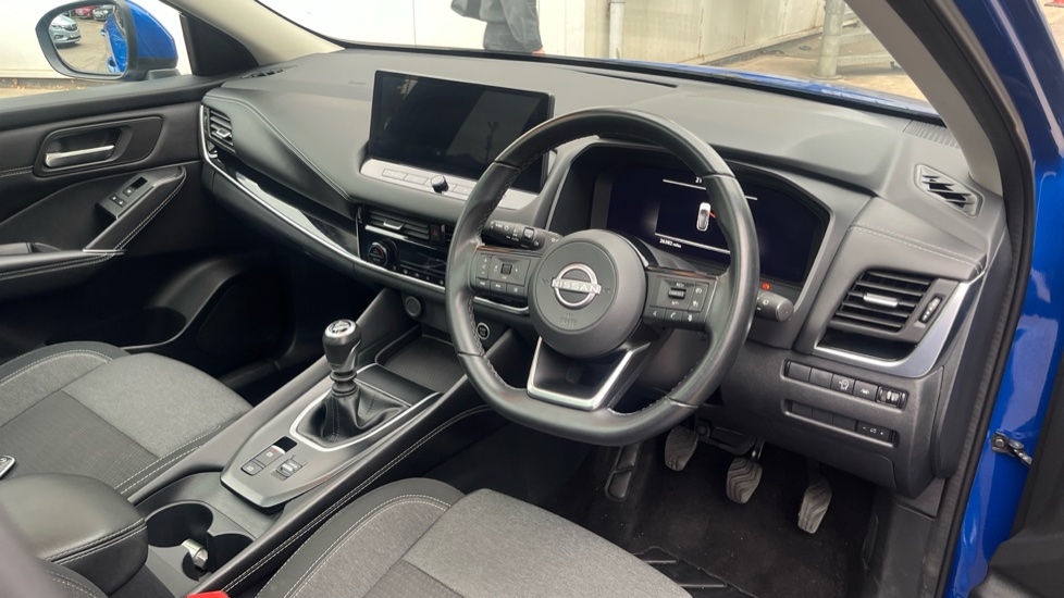 Nissan Qashqai 1.3 DiG-T MH N-Connecta 5dr Petrol Hatchback - Image 11