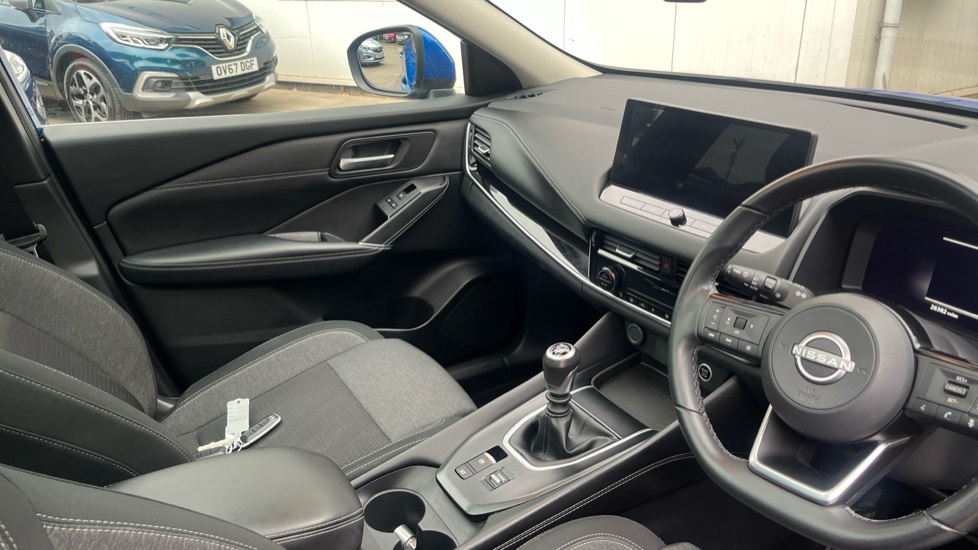 Nissan Qashqai 1.3 DiG-T MH N-Connecta 5dr Petrol Hatchback - Image 14