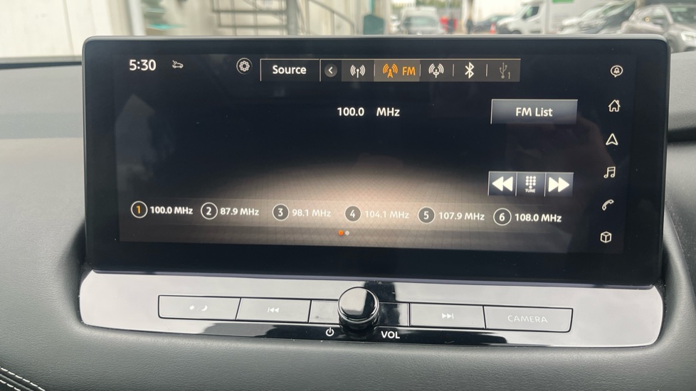 Nissan Qashqai 1.3 DiG-T MH N-Connecta 5dr Petrol Hatchback - Image 23