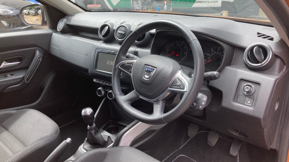 Dacia Duster 1.3 TCe 130 Prestige 5dr Petrol Estate - Image 11
