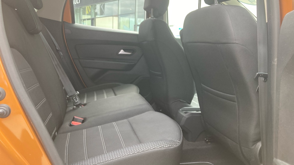 Dacia Duster 1.3 TCe 130 Prestige 5dr Petrol Estate - Image 16