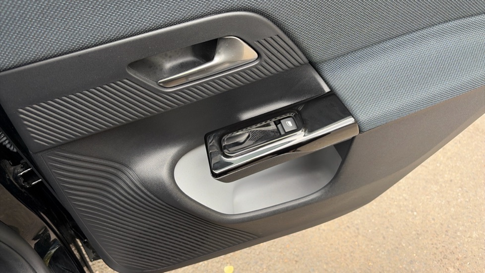 Citroen C5 Aircross 1.2 Hybrid 145 Max 5dr Auto Petrol Hatchback - Image 14