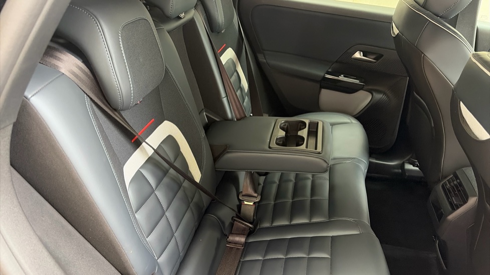 Citroen C5 Aircross 1.2 Hybrid 145 Max 5dr Auto Petrol Hatchback - Image 15