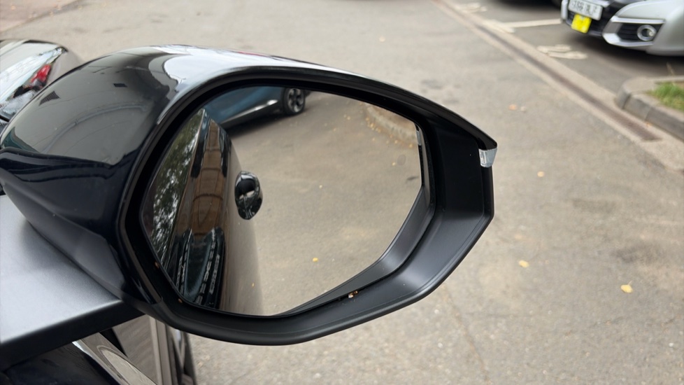 Citroen C5 Aircross 1.2 Hybrid 145 Max 5dr Auto Petrol Hatchback - Image 18