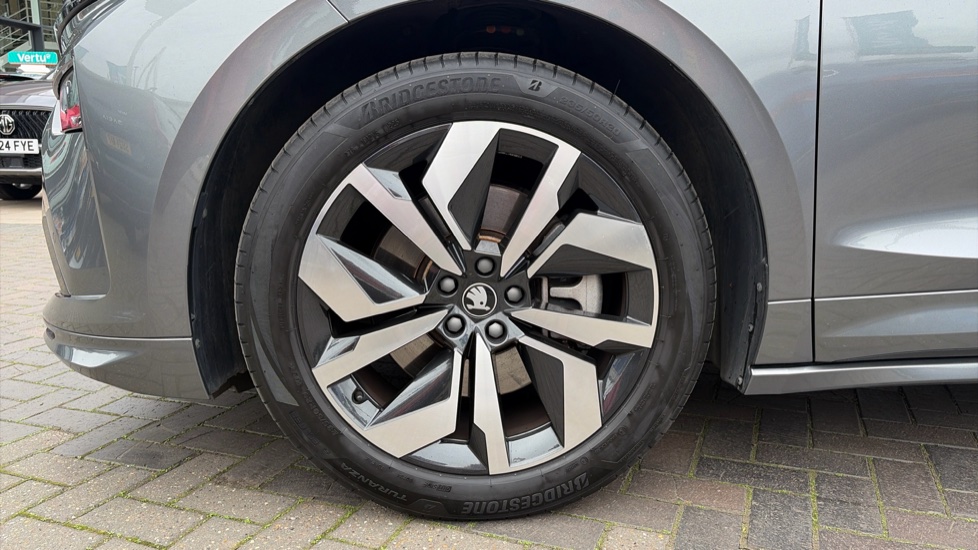 Skoda Enyaq 210kW 85x Sportline 82kWh 4x4 5dr Auto Electric - Image 9