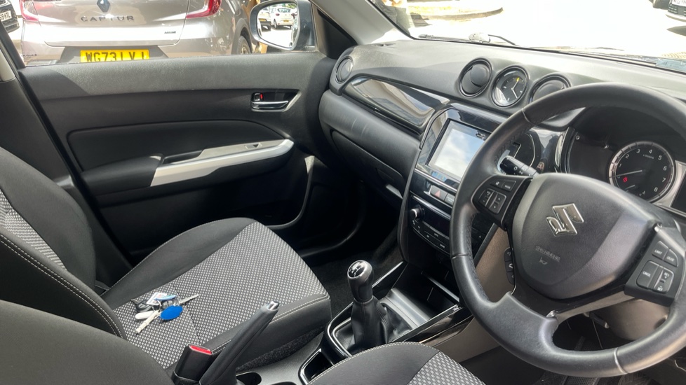 Suzuki Vitara 1.6 SZ-T Kuro 5dr Petrol Estate - Image 9