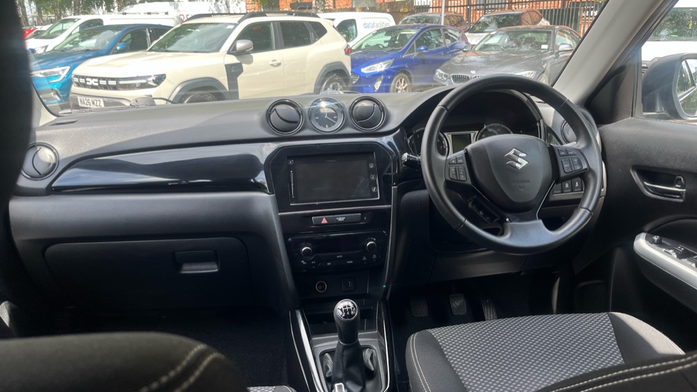 Suzuki Vitara 1.6 SZ-T Kuro 5dr Petrol Estate - Image 10
