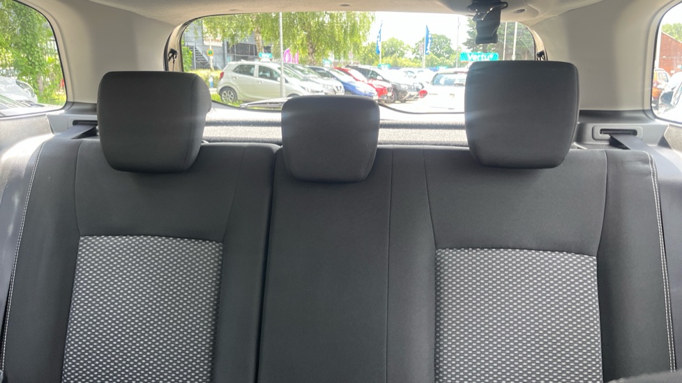 Suzuki Vitara 1.6 SZ-T Kuro 5dr Petrol Estate - Image 15