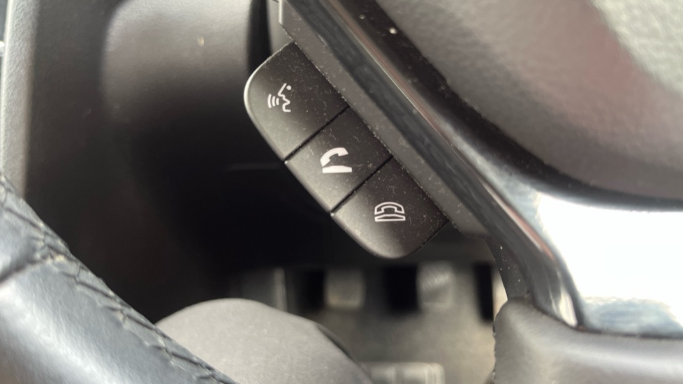 Suzuki Vitara 1.6 SZ-T Kuro 5dr Petrol Estate - Image 28