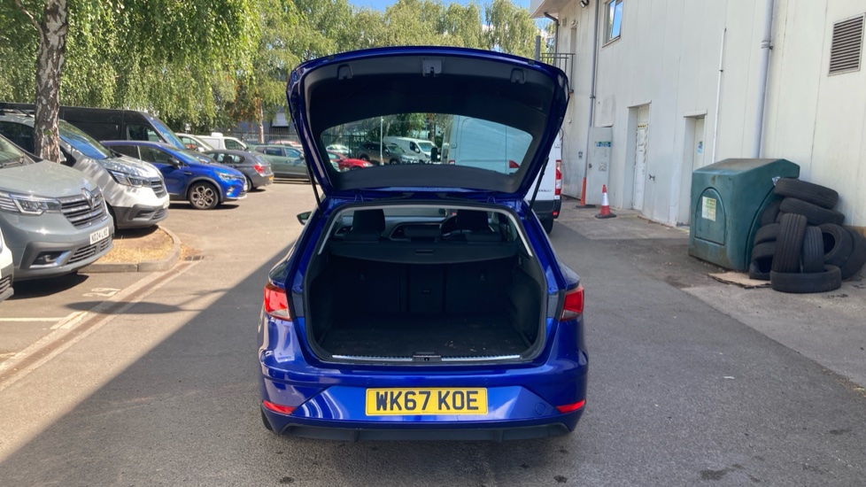 SEAT Leon 1.6 TDI SE Dynamic Technology 5dr DSG Diesel Estate - Image 4