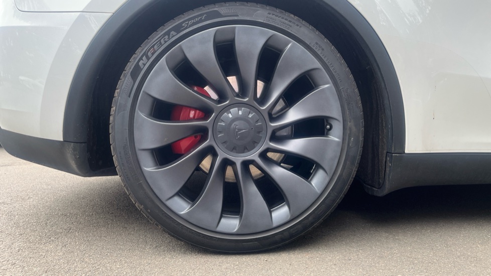 Tesla Model Y Performance AWD 5dr Auto Electric Hatchback - Image 7