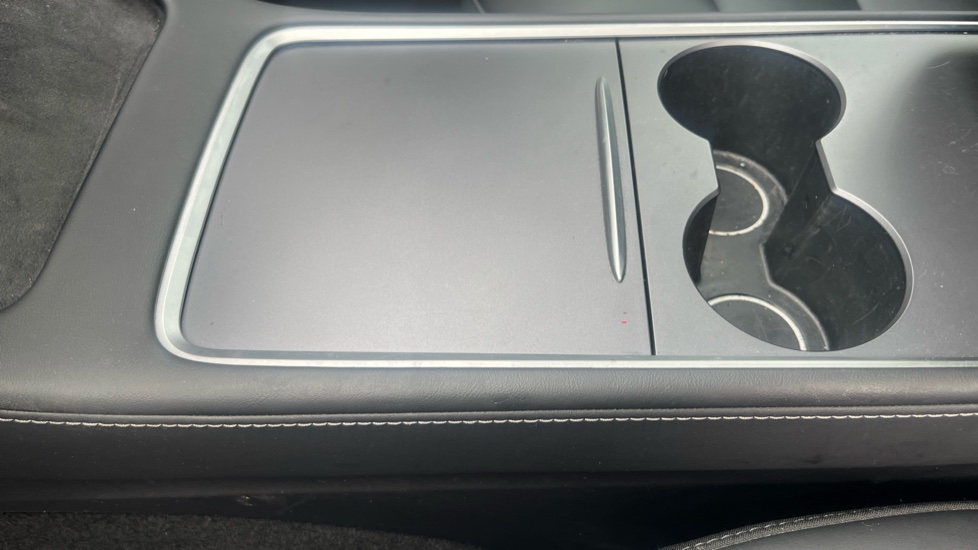 Tesla Model Y Performance AWD 5dr Auto Electric Hatchback - Image 13
