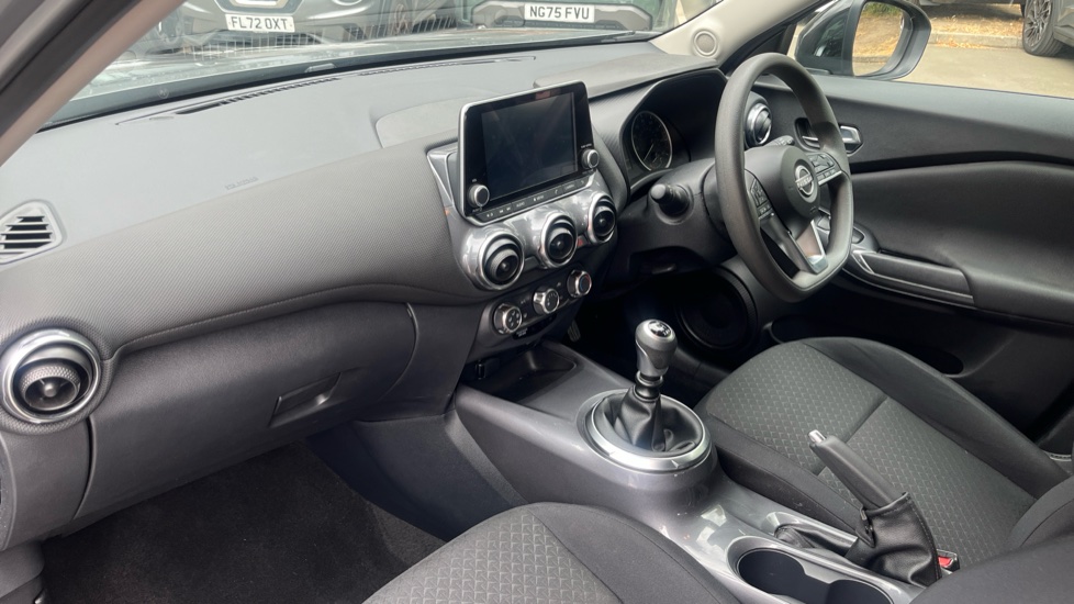 Nissan Juke 1.0 DiG-T 114 Acenta 5dr Petrol Hatchback - Image 9