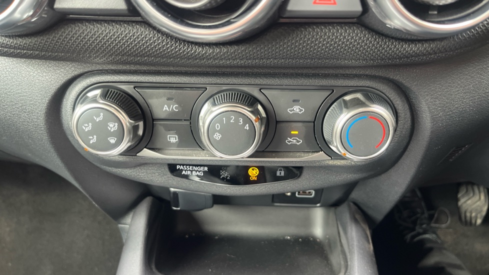 Nissan Juke 1.0 DiG-T 114 Acenta 5dr Petrol Hatchback - Image 25