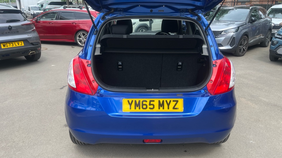 Suzuki Swift 1.2 SZ4 [Nav] 5dr Petrol Hatchback - Image 4
