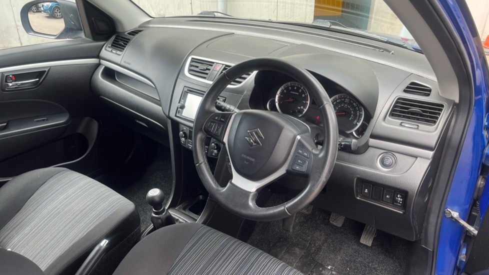 Suzuki Swift 1.2 SZ4 [Nav] 5dr Petrol Hatchback - Image 11