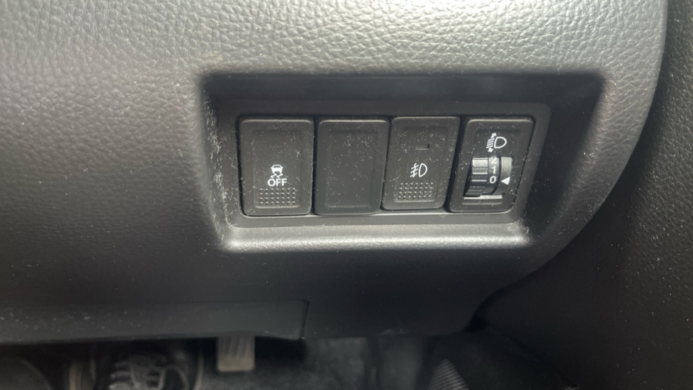Suzuki Swift 1.2 SZ4 [Nav] 5dr Petrol Hatchback - Image 30