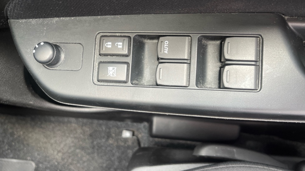 Suzuki Swift 1.2 SZ4 [Nav] 5dr Petrol Hatchback - Image 31