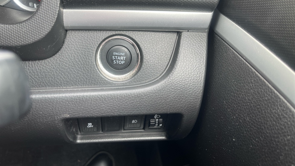 Suzuki Swift 1.2 SZ4 [Nav] 5dr Petrol Hatchback - Image 32