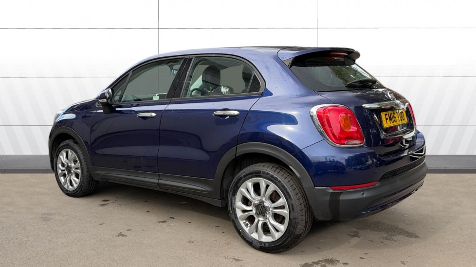 Fiat 500X 1.6 E-torQ Pop Star 5dr [Start Stop] Petrol Hatchback - Image 2