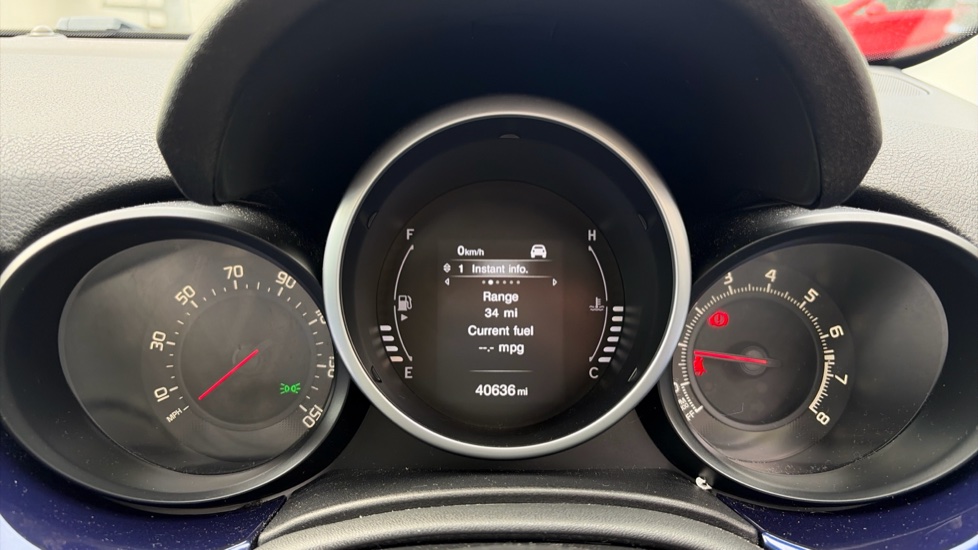 Fiat 500X 1.6 E-torQ Pop Star 5dr [Start Stop] Petrol Hatchback - Image 16