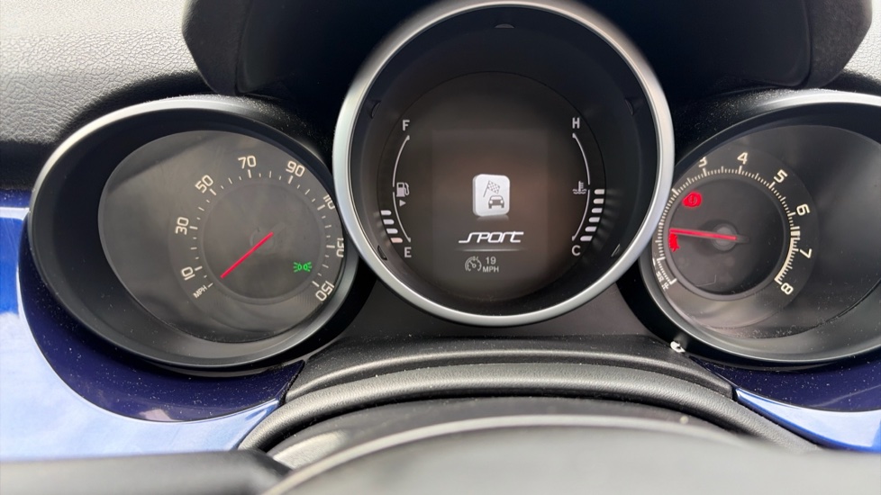 Fiat 500X 1.6 E-torQ Pop Star 5dr [Start Stop] Petrol Hatchback - Image 37