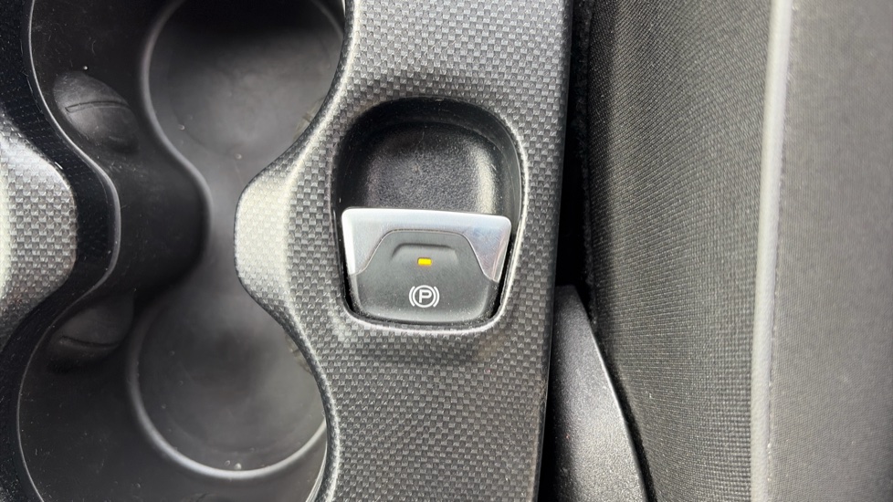 Fiat 500X 1.6 E-torQ Pop Star 5dr [Start Stop] Petrol Hatchback - Image 41