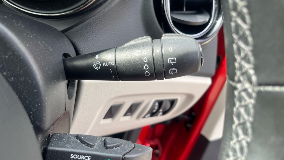Renault Captur 1.5 dCi 90 GT Line 5dr Diesel Hatchback - Image 32